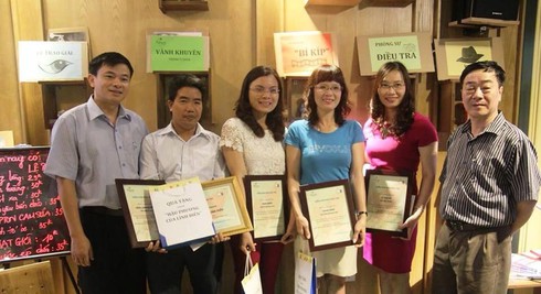 Đại diện Bộ Y tế khích lệ các nhà báo hỗ trợ gia đình lính biển - ảnh 1