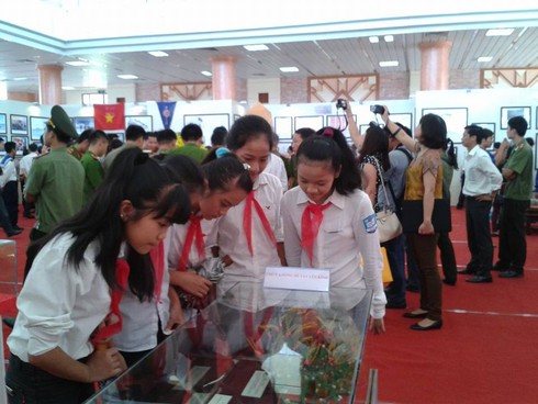 Lần đầu tiên được sờ hiện vật của trận chiến Gạc Ma 1988 - ảnh 11