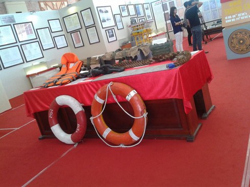 Lần đầu tiên được sờ hiện vật của trận chiến Gạc Ma 1988 - ảnh 2