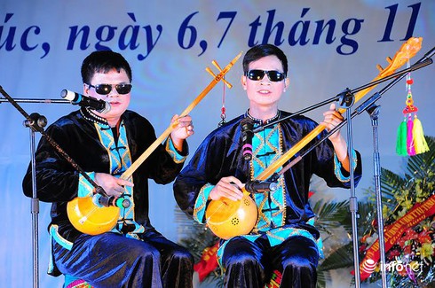 Xúc động tiếng hát người khuyết tật - ảnh 1