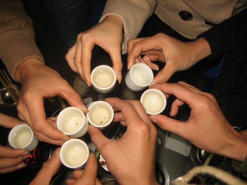 Mâu thuẫn từ bàn nhậu, kẻ chết người bị thương - ảnh 1