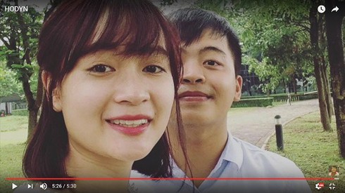 Cô gái sững sờ bật khóc trước màn cầu hôn có 1 không 2… - ảnh 2