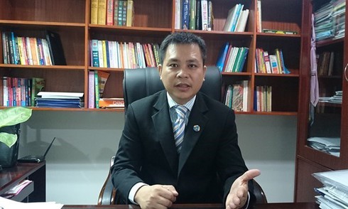 Nhận siêu xe bạc tỉ doanh nghiệp tặng: Luật không cấm thì cứ nhận? - ảnh 1