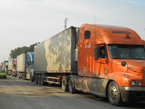 Quốc lộ 1A tắc đường hơn 10km - ảnh 1