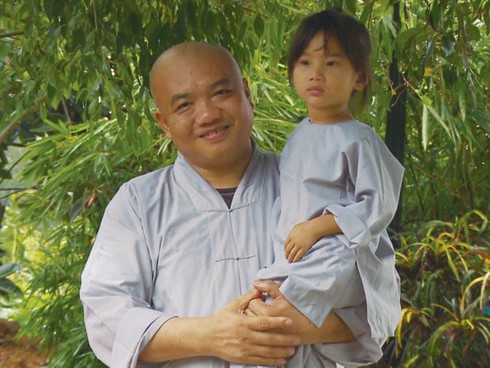 Vị đại đức và bầy con nuôi trên đỉnh Thiên Cầm - ảnh 1