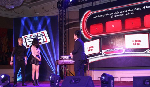 “Đừng để tiền rơi” lấy 200 triệu “dụ” khán giả - ảnh 1