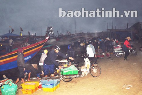 Được mùa tép, ngư dân kiếm nửa tỷ đồng mỗi tháng - ảnh 1