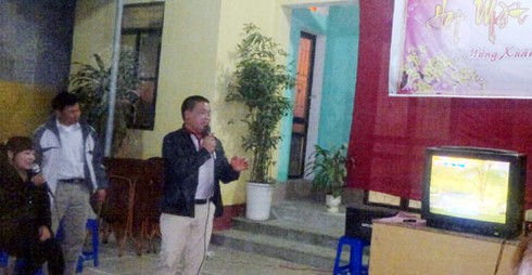 Lạ lùng, đầm ấm