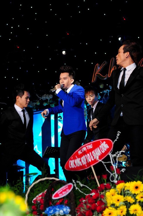 Sao Việt chạy show Tết, cát sê chục nghìn