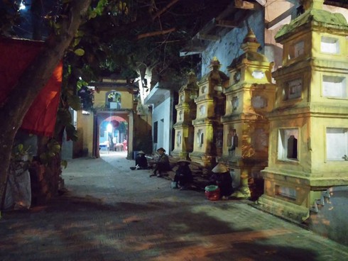 Khoảng lặng đầu năm khi gặp