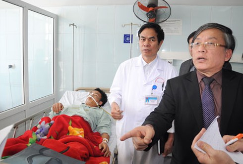 Bộ trưởng Thăng nhắc báo chí cần có cái nhìn chia sẻ hơn với bác sỹ - ảnh 1