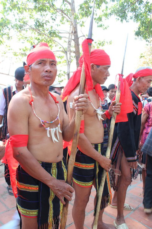 Cúng sức khỏe cho voi trước khi vào hội - ảnh 4