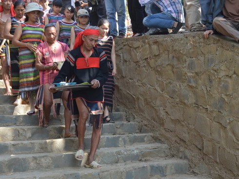 Cúng sức khỏe cho voi trước khi vào hội - ảnh 6