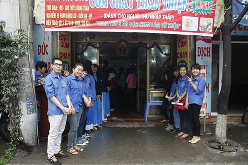 Quán cơm chay từ thiện 5000 đồng trên đất Cảng - ảnh 1