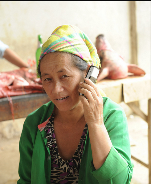 Chùm ảnh: Nụ cười người dân tộc thiểu số với chiếc alo - ảnh 4