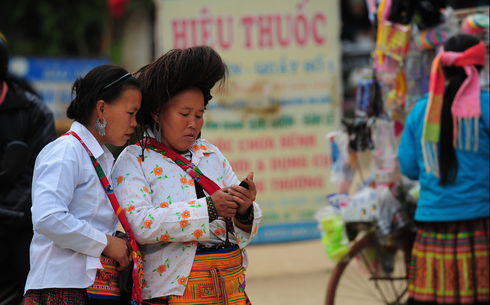 Chùm ảnh: Nụ cười người dân tộc thiểu số với chiếc alo - ảnh 7