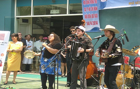 Festival Huế 2014: Mang âm nhạc đến với người bệnh - ảnh 5