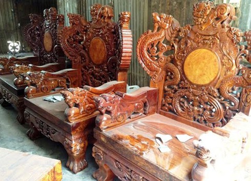 Ngắm bộ bàn ghế khủng giá 1.5 tỷ đồng - ảnh 9