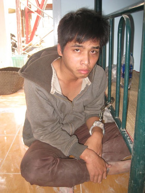 Thua cá độ, đi cướp xe máy đễ