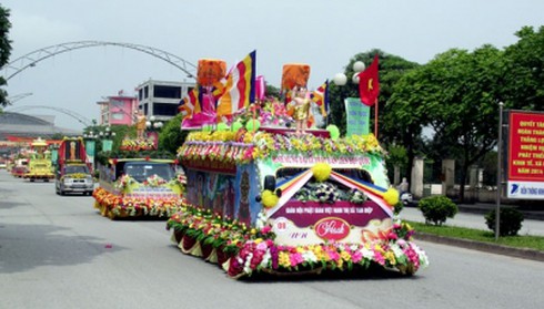 Diễu hành mừng Đại lễ Phật đản LHQ Vesak 2014 tại Ninh Bình - ảnh 1