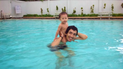 Chùm ảnh: Cảm động hành trình nuôi con của ông bố đơn thân - ảnh 6