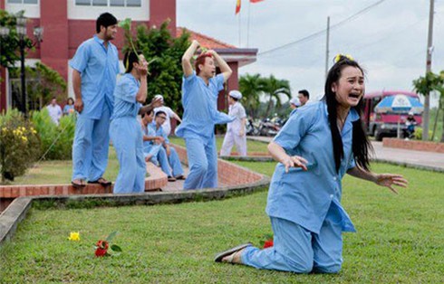 Cẩm nang cho người sắp bị điên vì tình - ảnh 2