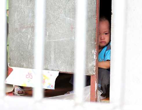 Tin nóng tuần 17-23/8:Trẻ ở Bồ Đề về nhà mới, bé 2T chết sau tiêm - ảnh 1