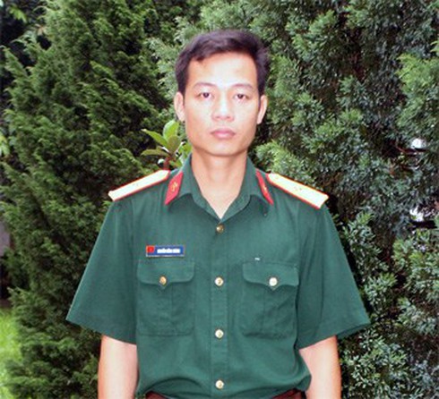 Chàng sĩ quan đặc công dũng cảm lao xuống sông Đà cứu người - ảnh 1