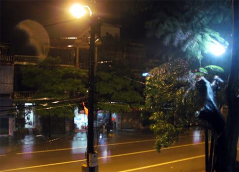 Tin bão số 3 đêm 16/9: Bão đã vào Quảng Ninh, nhiều nơi mất điện - ảnh 1