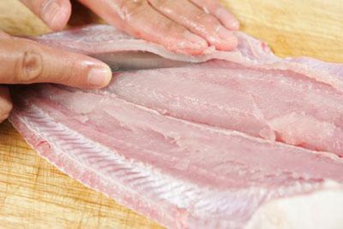 Mẹo vặt rút xương cá nhanh, dễ, không bị sót - ảnh 6