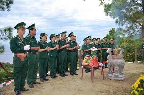 Vũng Chùa trang nghiêm trong ngày giỗ đầu Đại tướng Võ Nguyên Giáp - ảnh 1