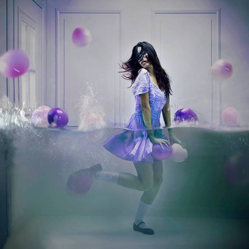 'Cuộc sống hai mặt', bộ ảnh phơi bày bản chất con người - ảnh 5