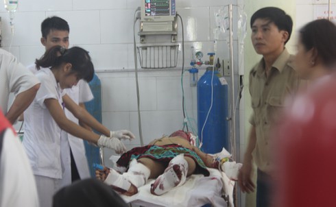 Nổ loa trong gói hàng gửi trên xe khách giường nằm, ba người nguy kịch - ảnh 2