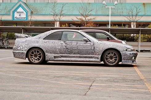Ngỡ ngàng vẻ đẹp độc đáo từ những vết trầy xước của chiếc xe Nissan - ảnh 8