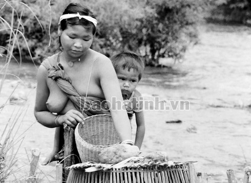 Từ `Bộ tộc lá vàng'' đến thế giới văn minh