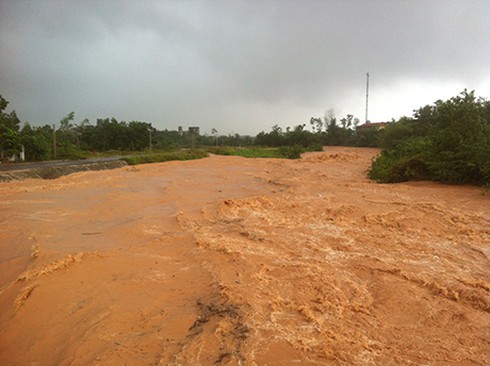 Nhìn lại hình ảnh thị trấn Đầm Hà (Quảng Ninh) chìm trong biển nước - ảnh 1