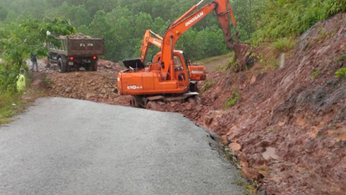 Nhìn lại hình ảnh thị trấn Đầm Hà (Quảng Ninh) chìm trong biển nước - ảnh 9