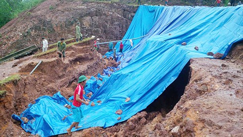 Nhìn lại hình ảnh thị trấn Đầm Hà (Quảng Ninh) chìm trong biển nước - ảnh 5