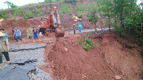 Nhìn lại hình ảnh thị trấn Đầm Hà (Quảng Ninh) chìm trong biển nước - ảnh 7