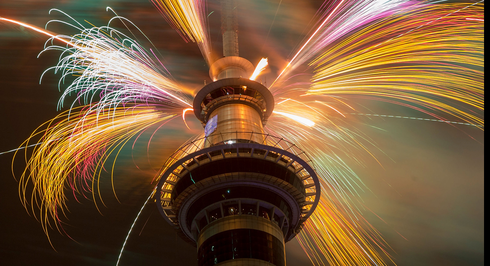 Những khoảnh khắc đón chào năm mới 2015 ấn tượng nhất - ảnh 1