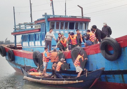 Thừa Thiên-Huế: Cứu thành công 9 thuyền viên gặp nạn trên biển - ảnh 1