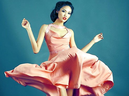 Tiết lộ gia thế