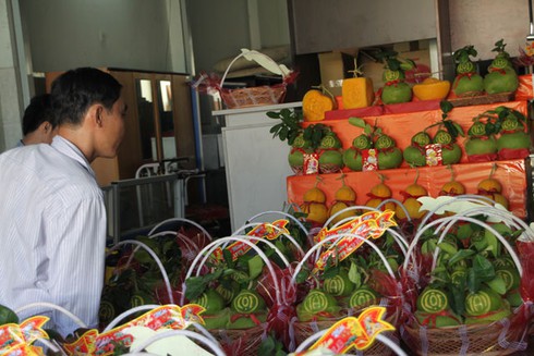 Hàng Tết 'độc”, lạ bị làm giá - ảnh 1