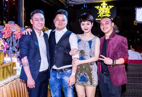 4 bà mẹ giới show biz nổi tiếng lại dáng sau sinh ấn tượng năm 2014 - ảnh 5