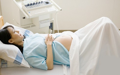 Trường hợp nào không vi phạm quy định sinh con thứ 3? - ảnh 1