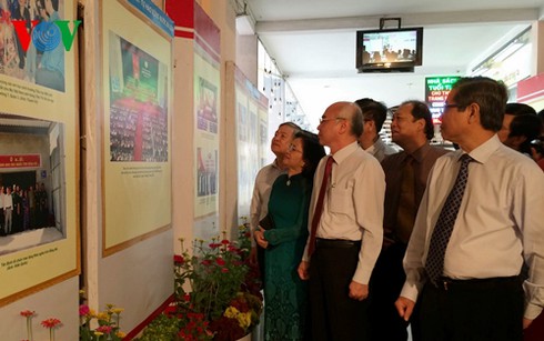 Triển lãm ảnh “Đảng Cộng sản Việt Nam – sáng mãi niềm tin” - ảnh 1