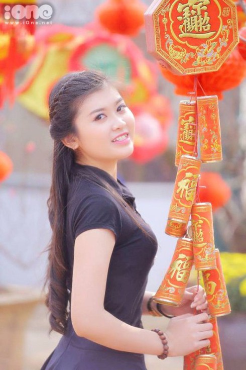 Nữ sinh tài sắc ĐH Luật rạng rỡ đón xuân - ảnh 8