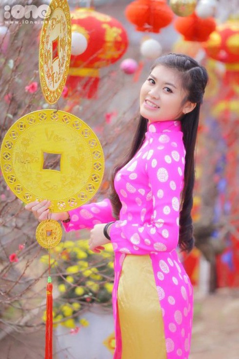 Nữ sinh tài sắc ĐH Luật rạng rỡ đón xuân - ảnh 9