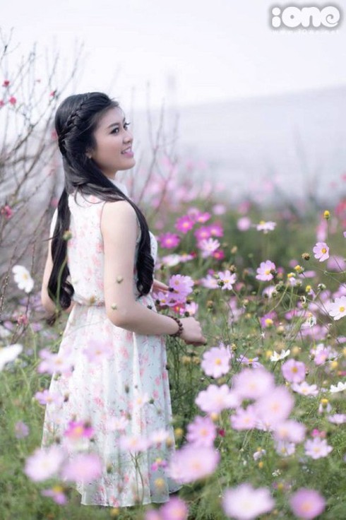 Nữ sinh tài sắc ĐH Luật rạng rỡ đón xuân - ảnh 1