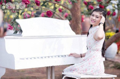 Nữ sinh tài sắc ĐH Luật rạng rỡ đón xuân - ảnh 2